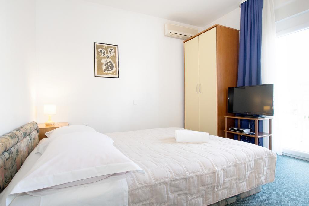 Beach Guesthouse Mediteran Podstrana Room photo