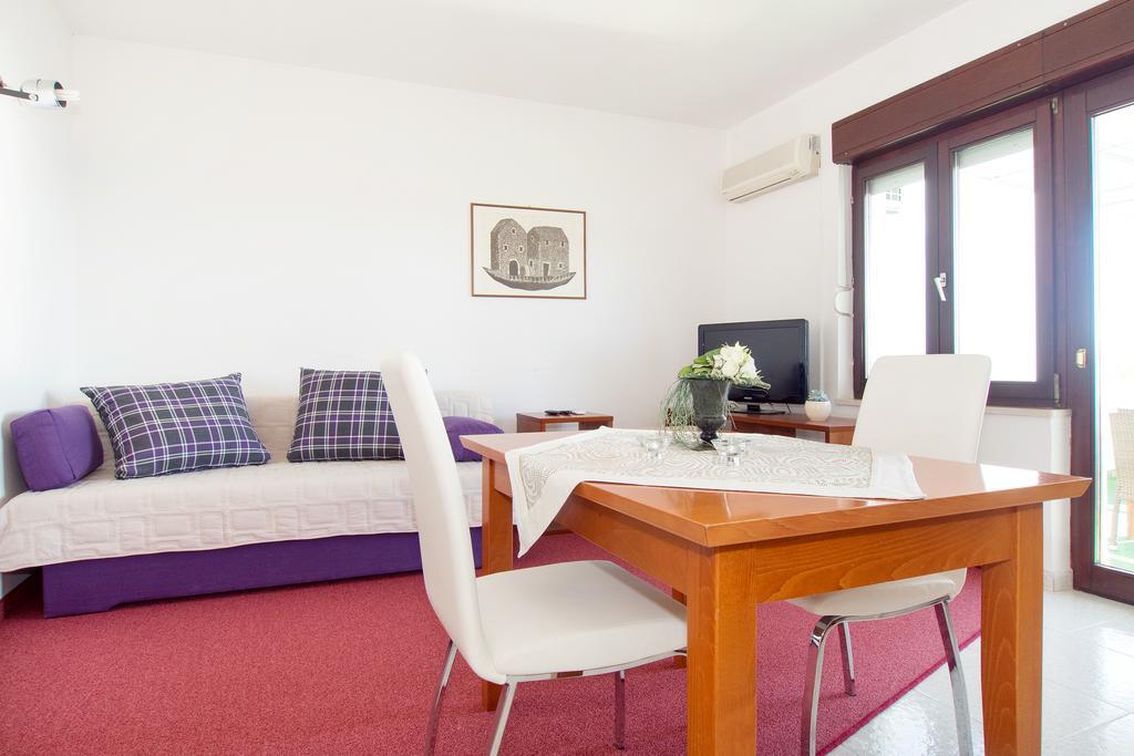 Beach Guesthouse Mediteran Podstrana Room photo
